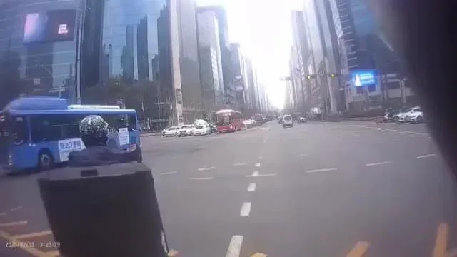 약혐) 어제자 강남역 버스 사고